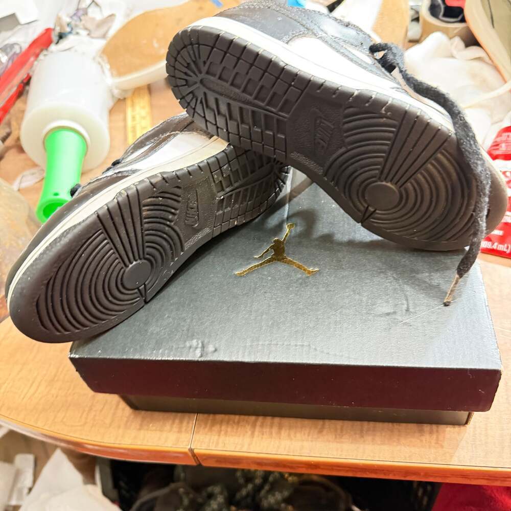 Nike Air Force 1 Low Black/White Youth Sneakers - Size 12C - Picture 5 of 6